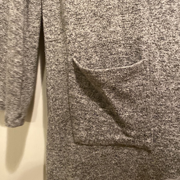 Super soft heather gray cardigan Gibson brand (vonMaur) size Medium - Picture 3 of 3